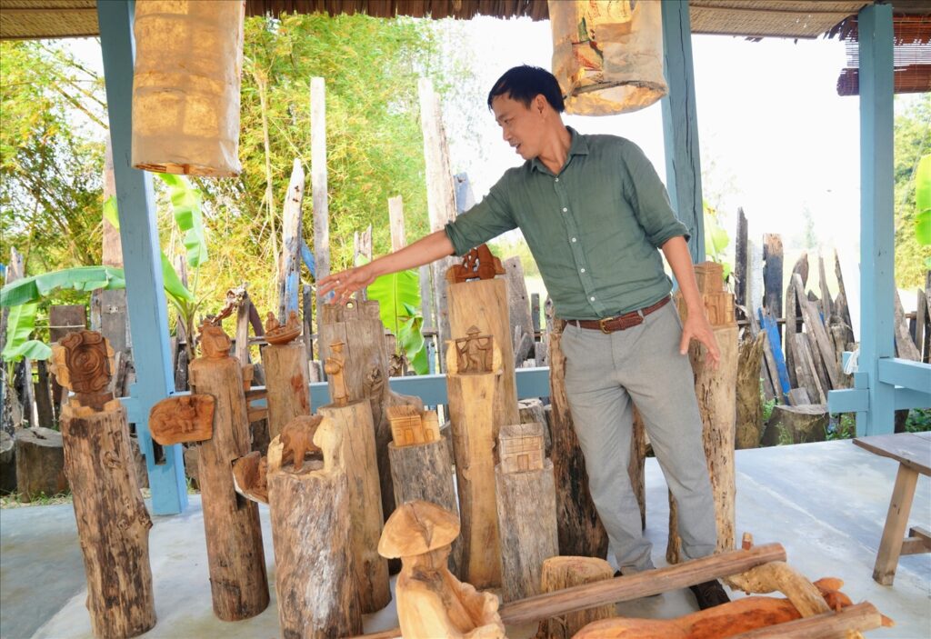 Experience Traditional Crafts at Lang Cui Lu Driftwood Village