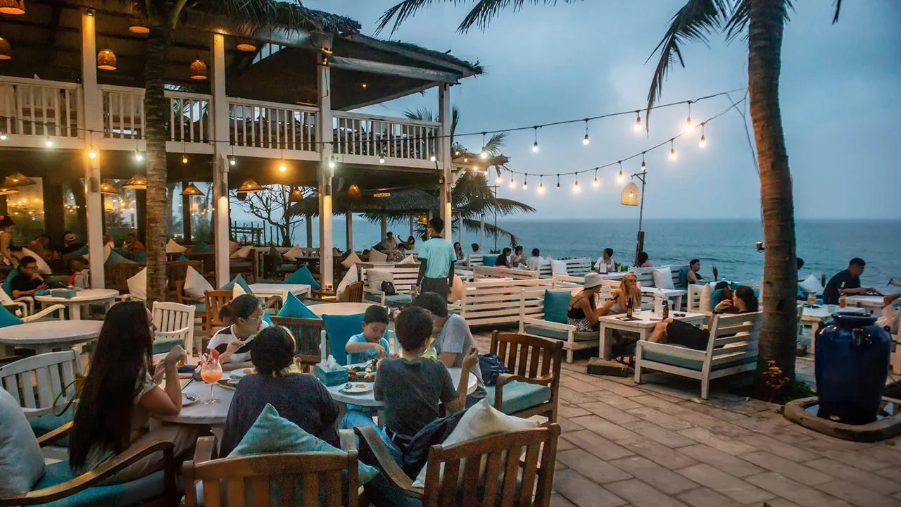 Christmas Eve at The DeckHouse, An Bang Beach